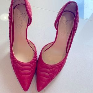 Jessica Simpson pumps in blood red